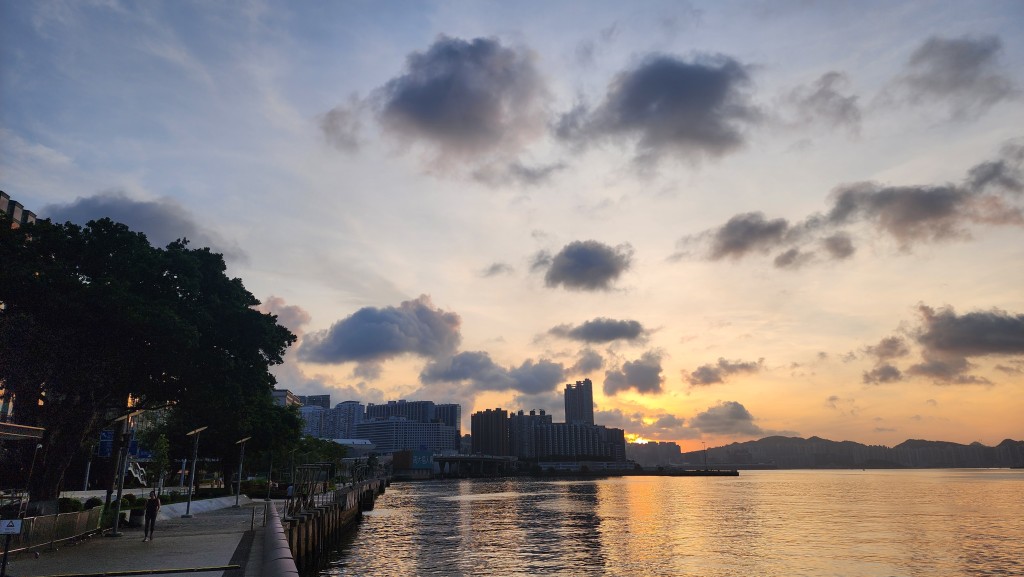 市區最高氣溫約34度，新界再高一兩度。