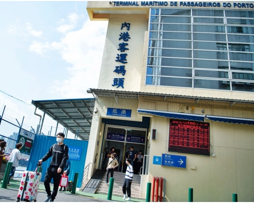 澳門保安司司長黃少澤表示今日透露，很快有通關好消息公布。資料圖片
