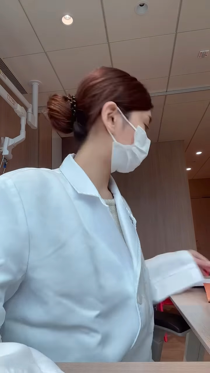 梁凱寧被委任成榮譽語言治療師。 梁凱寧被委任成榮譽語言治療師。