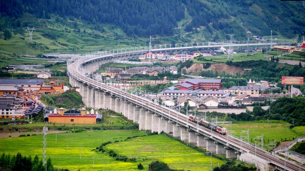 川青鐵路沿線風景美麗。