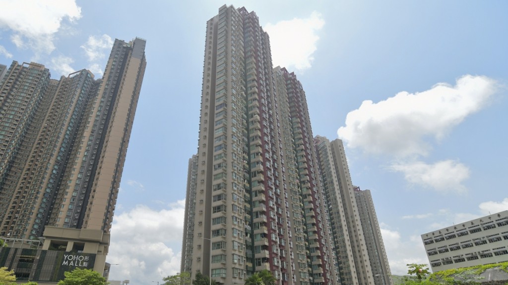 元朗新時代廣場5座4人違強檢令，1人被罰10,000元。資料圖片