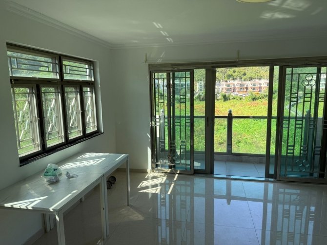 大埔黄鱼滩一个村屋银主盘，开拍价380万，较估价低24%。