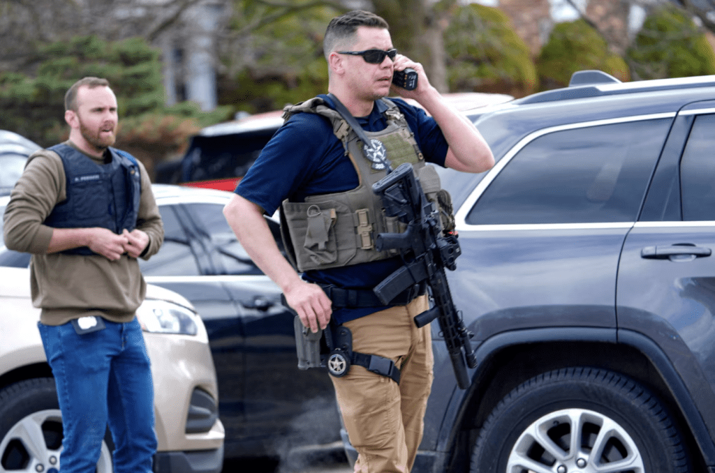 FBI已介入調查,以了解犯案動機,以及是否還有其他涉案人士。路透社 FBI已介入調查,以了解犯案動機,以及是否還有其他涉案人士。路透社