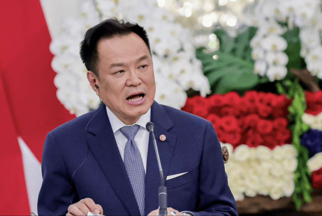泰國總理阿努廷下令加快修訂《槍支法》,草案須在60日內提交。路透社 泰國總理阿努廷下令加快修訂《槍支法》,草案須在60日內提交。路透社