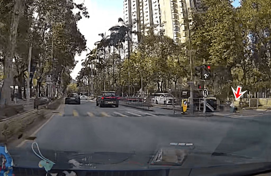 死者飛彈數米。fb：車cam L（香港群組）