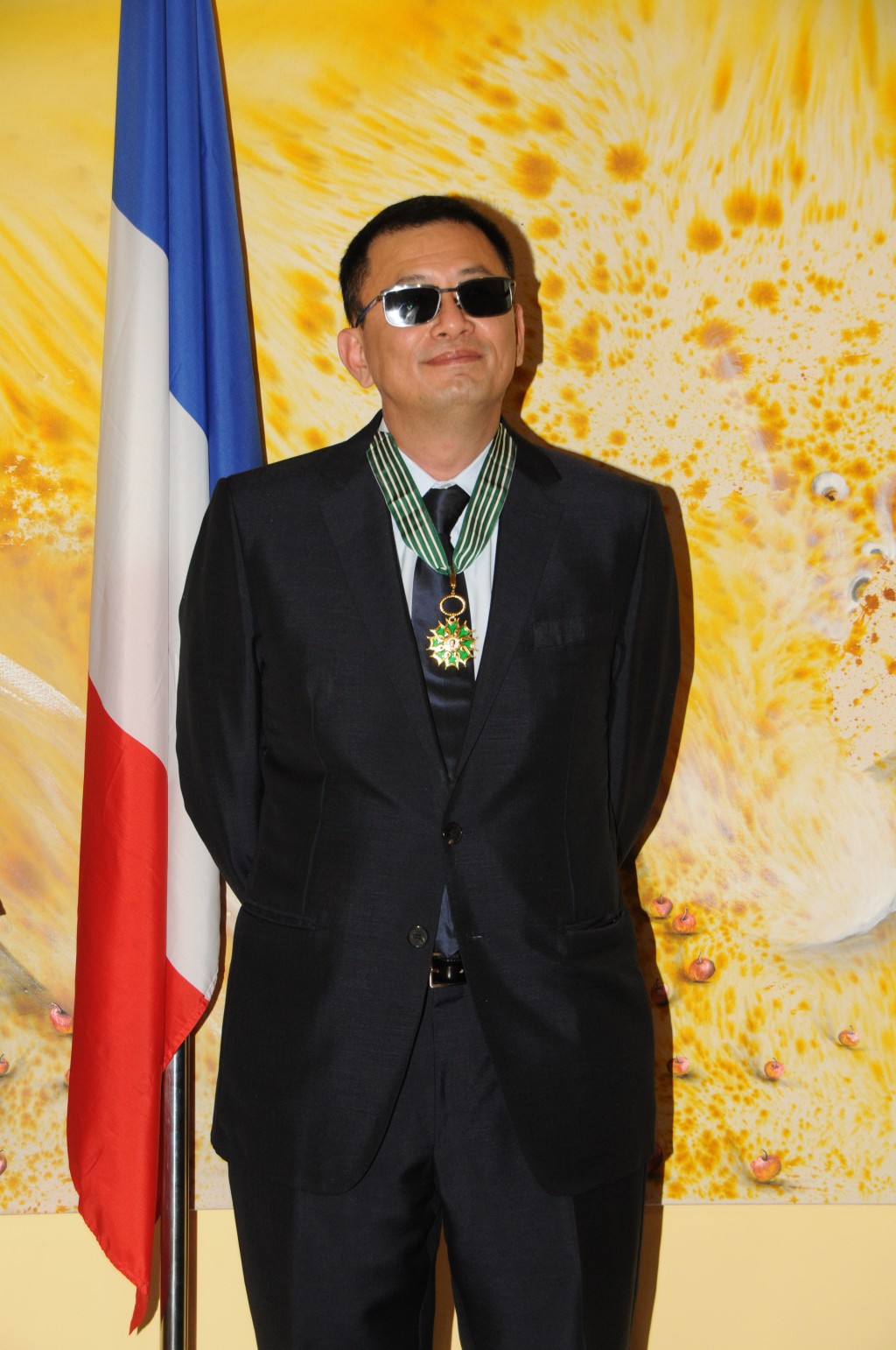 2013年王家卫获颁授法国法兰西艺术与文学勋章中，最高等级的「司令勋章」。