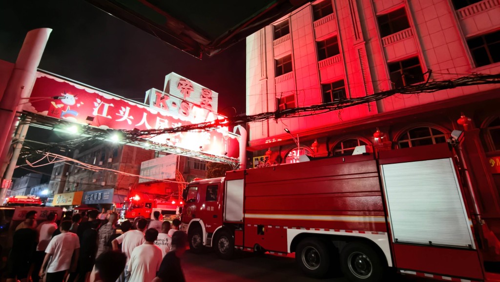 7月9日12時許，福建泉州晉江陳埭鎮江頭村輝騰鞋業有限公司廠房發生火災，已造成28人死亡。中新社