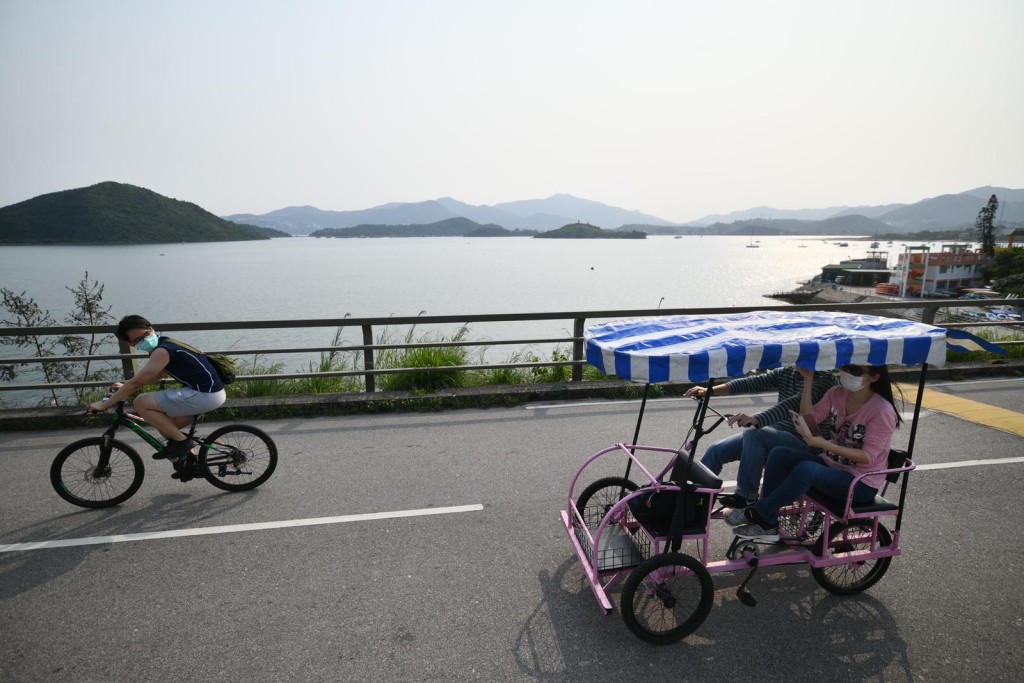 衆多市民到大尾篤郊遊。