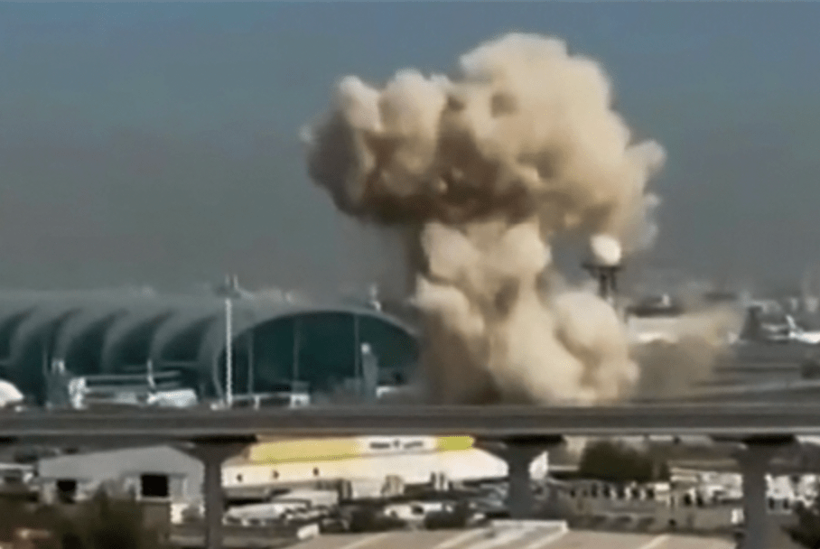 杜拜機場日前一度遭炮火襲擊。 