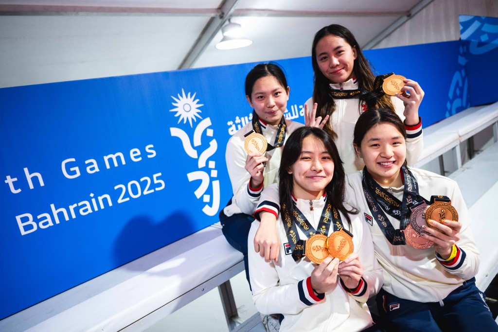 李芯瑤、林韵晴、馬紫玲和文薈喬合力取得女子4X100米自由泳接力金牌。港協暨奧委會圖片 李芯瑤、林韵晴、馬紫玲和文薈喬合力取得女子4X100米自由泳接力金牌。港協暨奧委會圖片