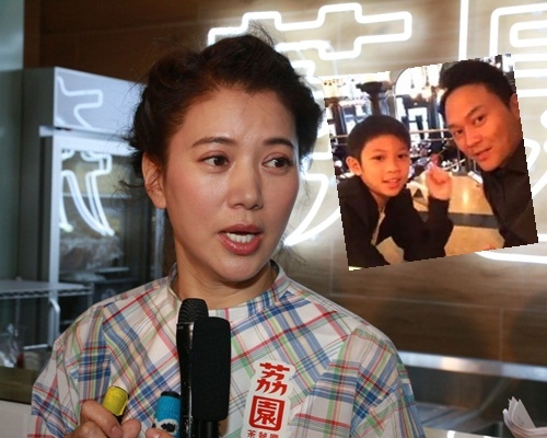 靚靚不滿現代人未食飯就玩手機，再聽到老公叫囝囝負責英文，當然黑臉。