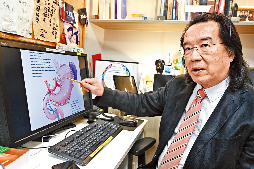 傅醫生認為醫患溝通十分重要，因此會與病人共同商量治療方向和目標。