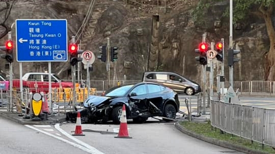 现场为鲤鱼门道及油塘道交界。网上图片