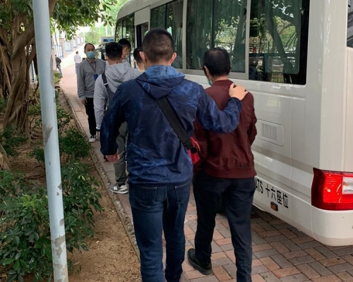 警方聯同食環署展開行動。 警方提供圖片
