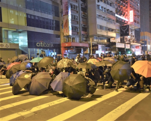 示威者昨日在旺角堵路。資料圖片
