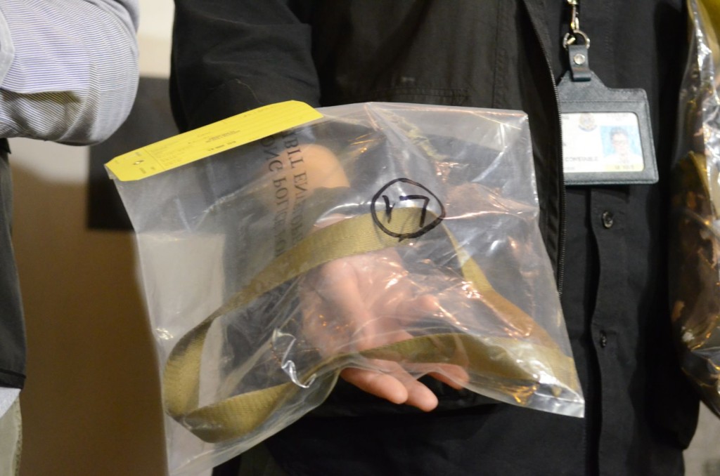 警方檢獲的背囊帶。李子平攝