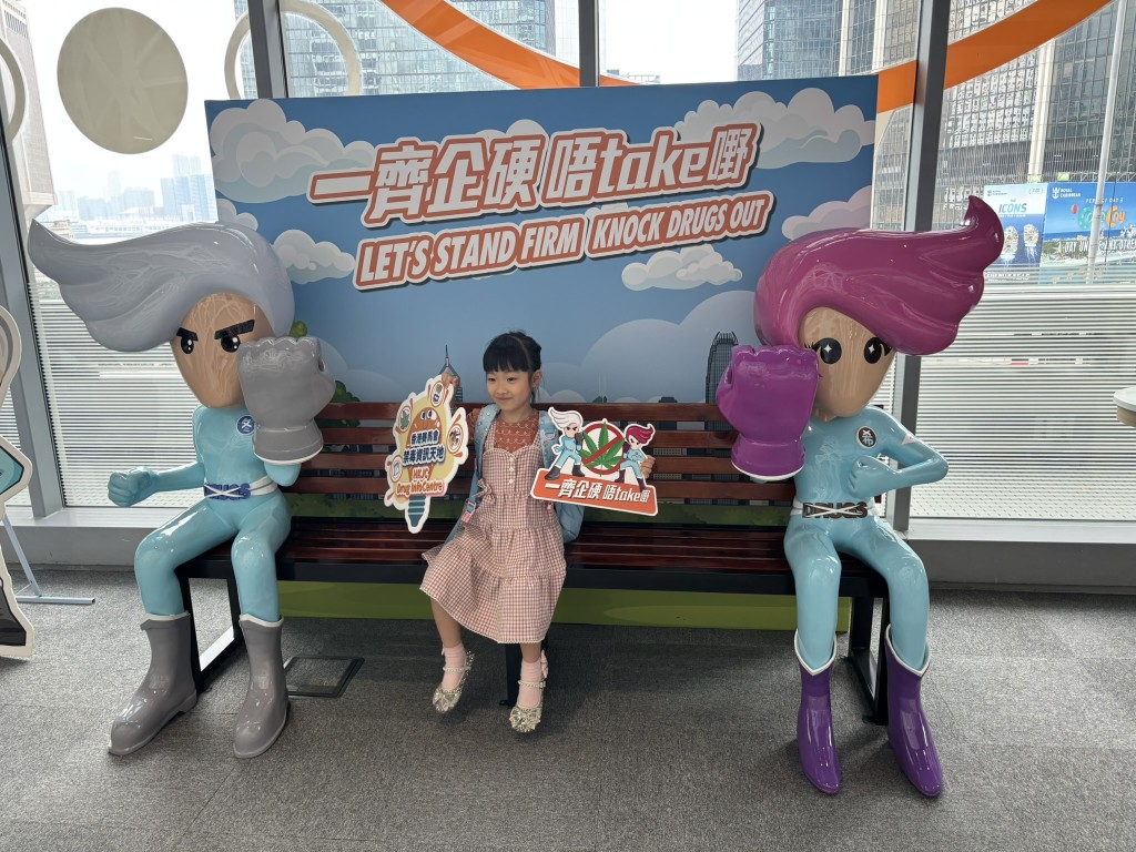 與「阿Don’t」及「阿希」一齊學習「企硬，唔take嘢」（圖片來源：《親子王》）