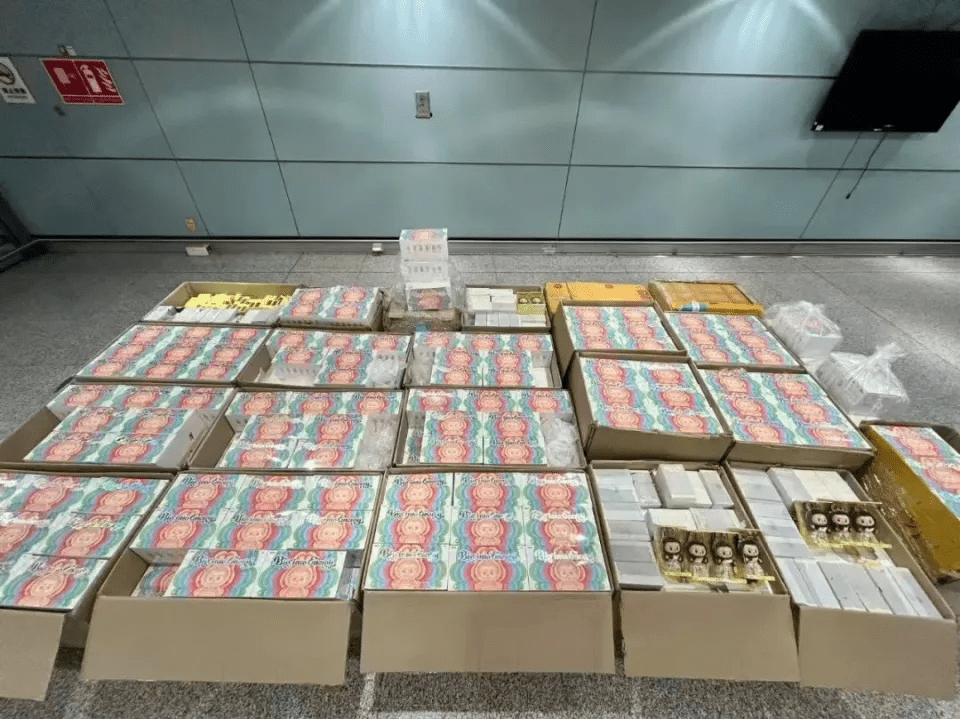 10名旅客超量攜帶Labubu被查,玩偶427盒,共計3086個。 10名旅客超量攜帶Labubu被查,玩偶427盒,共計3086個。