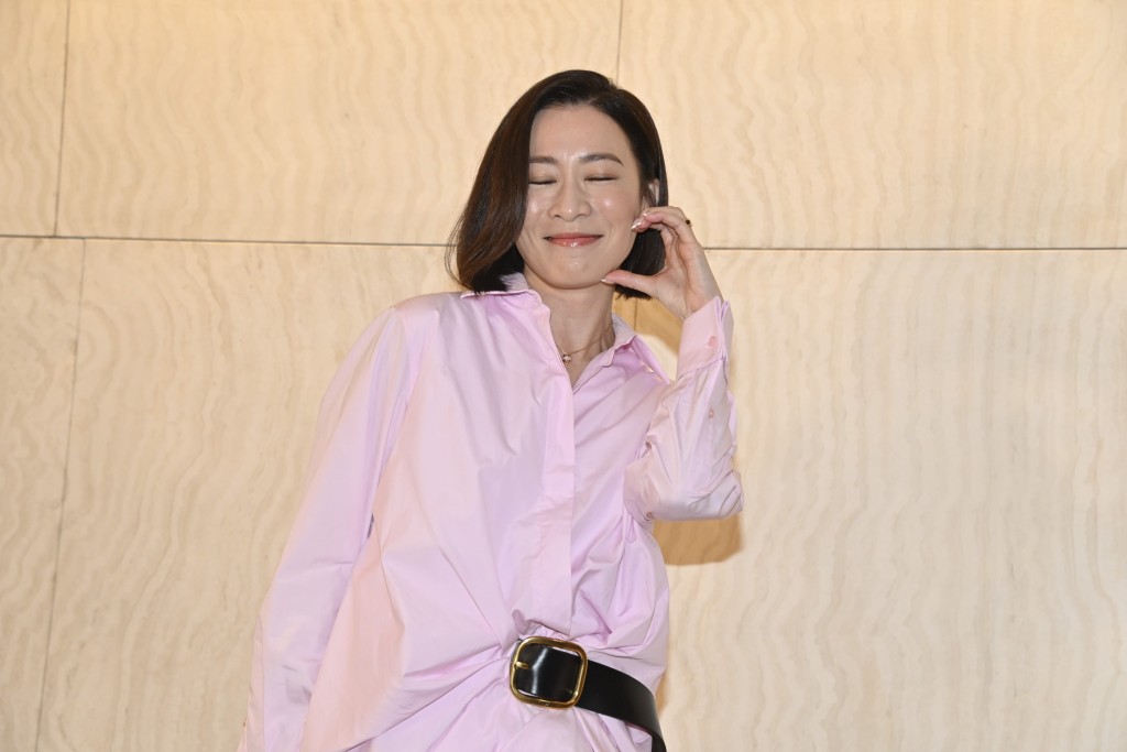 今晚舉行海外潮人企業家協會第十二屆會董就職典禮，佘詩曼應邀出席。