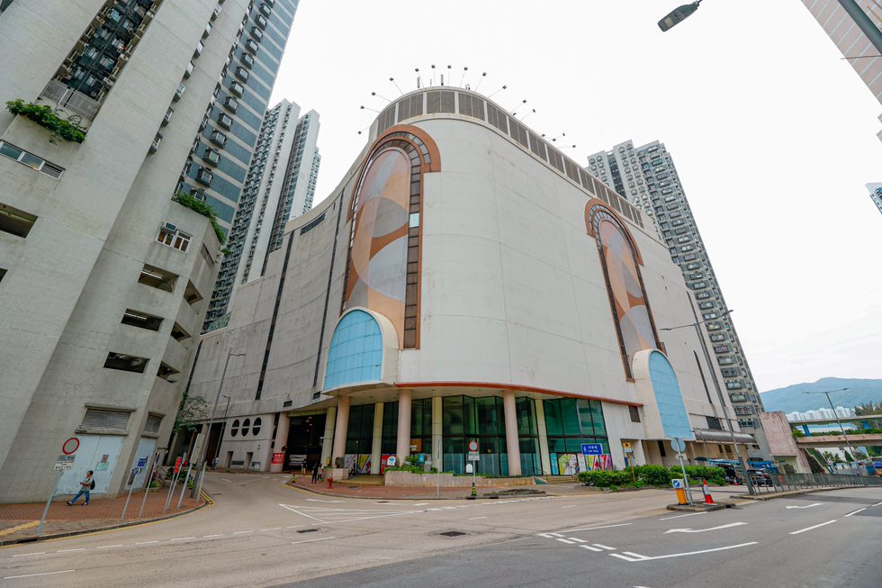 荃湾海滨广场二度降价求售，减幅高达3亿元。