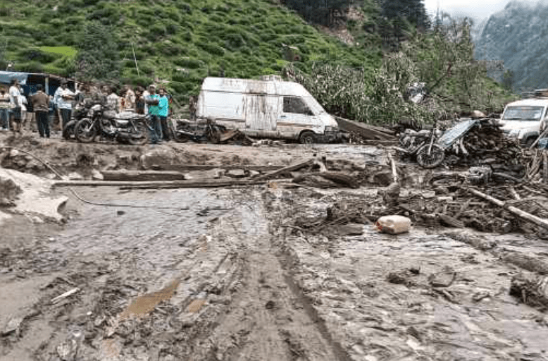 印控喀什米爾的基什特瓦爾地區因連場暴雨，週四發生毀滅性山洪，造成至少44人罹難，167人受傷，更有超過220人下落不明。法新社