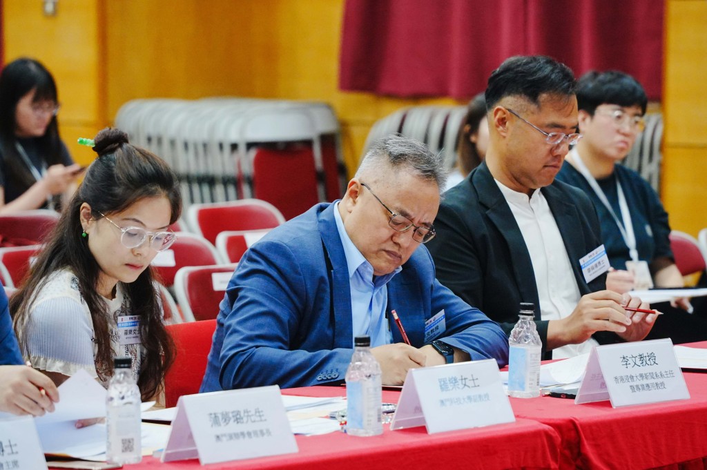 李文讚揚學生表現「越來越好」。汪旭峰攝