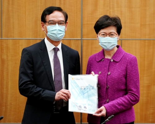 謝偉銓就10月發表的施政報告向特首林鄭月娥提交建議書。