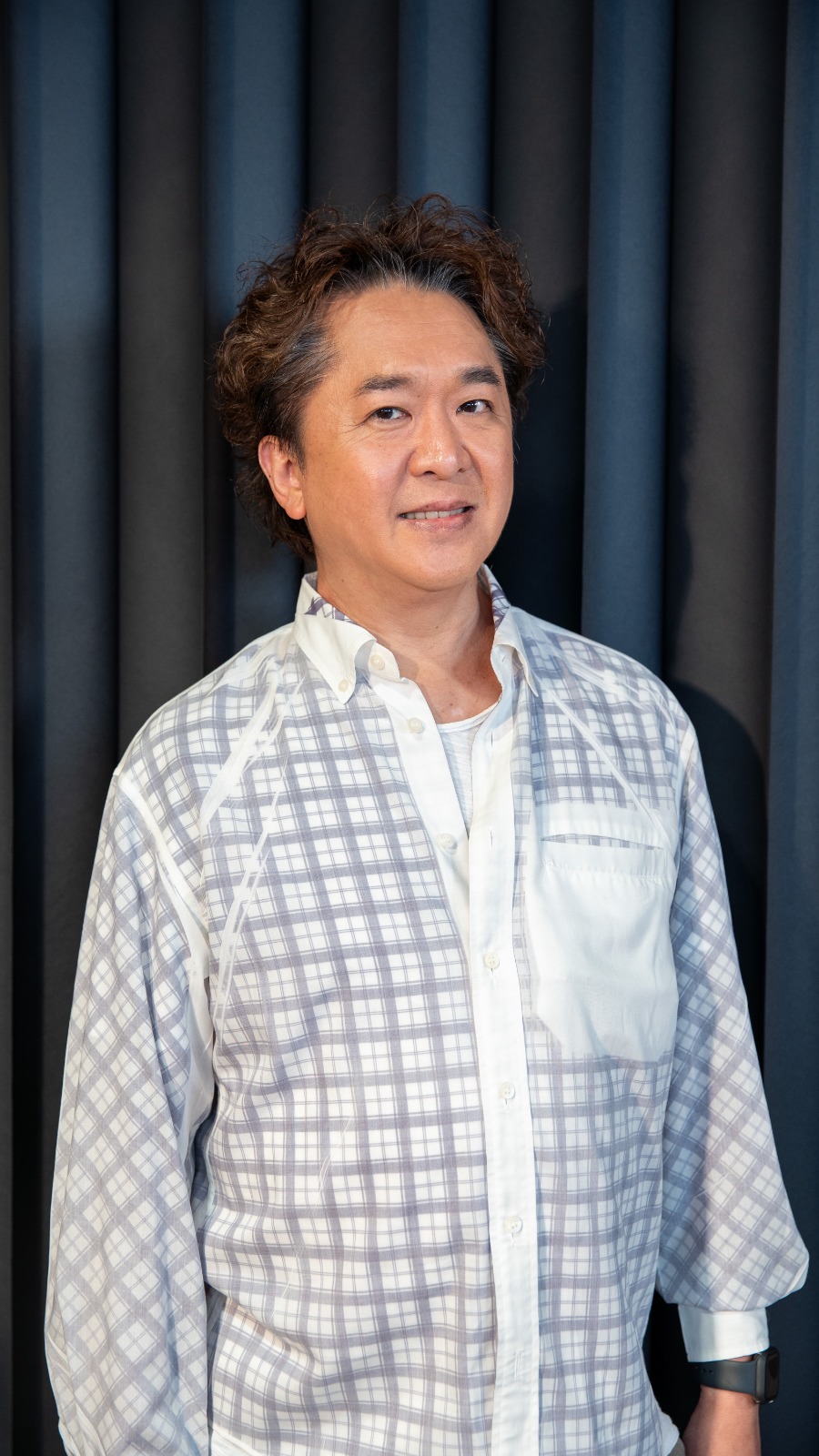 鄧兆尊認為施比受更有福。 鄧兆尊認為施比受更有福。