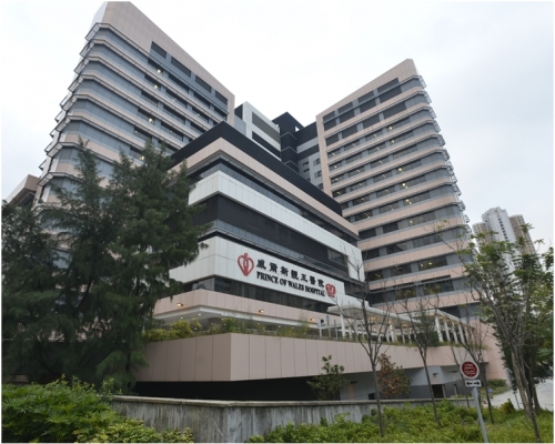 伤者由救护车送往沙田威尔斯医院抢救。