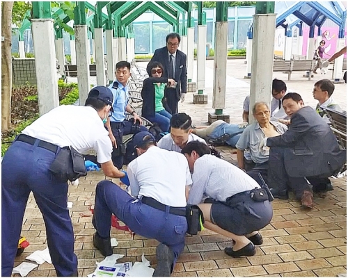 正前方為詹少芬(頭中槍死亡)、前右為詹前駒、後右為詹鎮基、後左為詹小慧。(資料圖片,有線電視畫面)