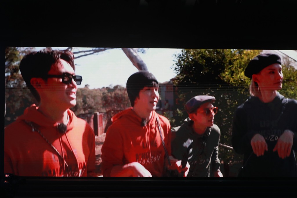 MIRROR全團成員在澳洲拍攝的《MIRROR Time》。