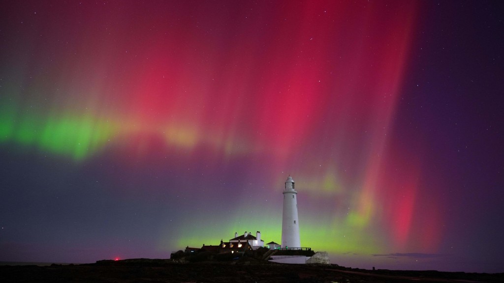 G4地磁風暴極光大爆發：英格蘭東北岸。 美聯社