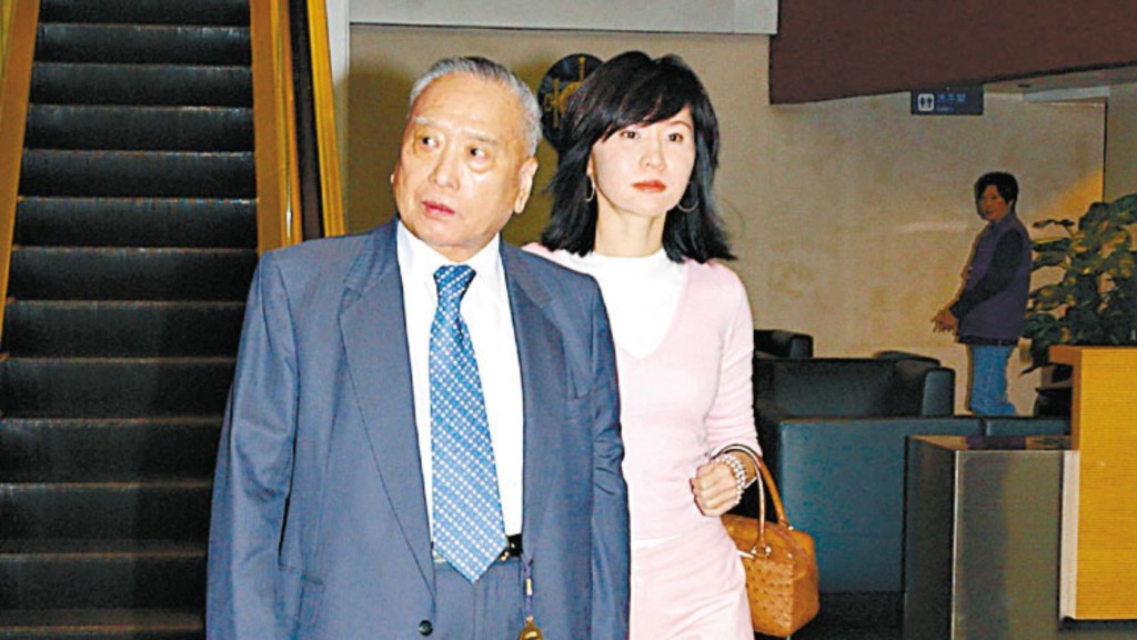 邱美琪與父親邱德根。資料圖片