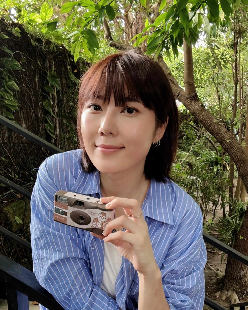 私底下的蔡函岑熱愛攝影，時常拿著相機記錄生活點滴。