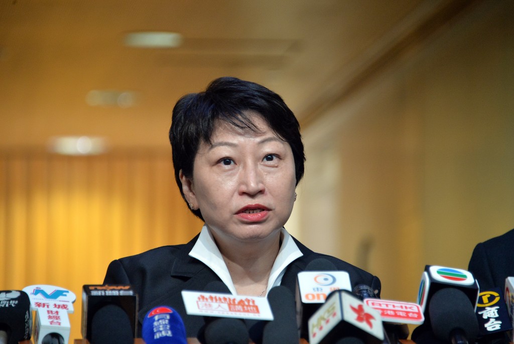 民主派要求當場與律政司司長鄭若驊會面。資料圖片