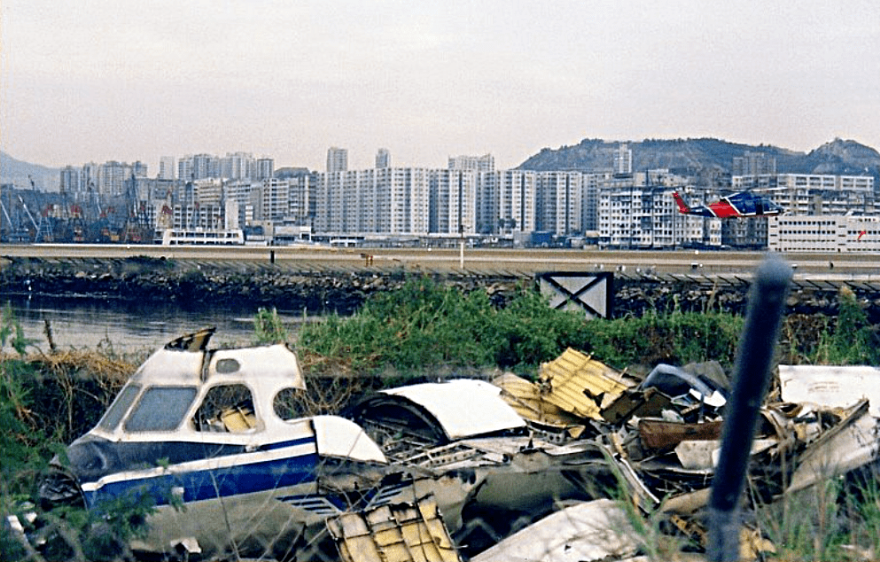 1988年8月31日，中國民航301號班機失事釀14死7傷。