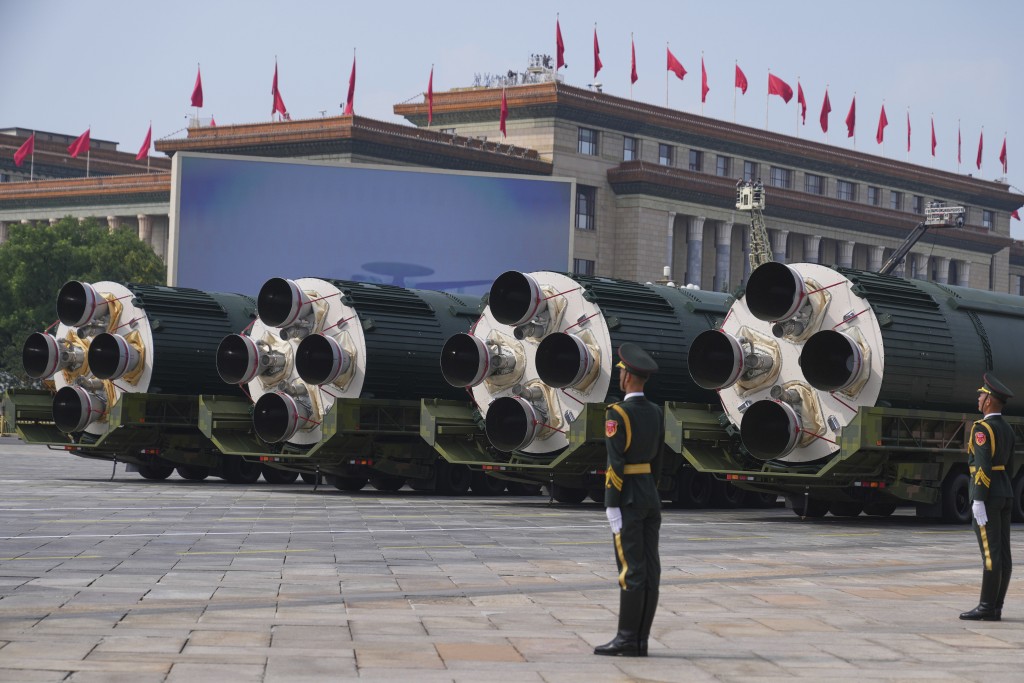 多款戰略導彈在閱兵中現身。美聯社 多款戰略導彈在閱兵中現身。美聯社