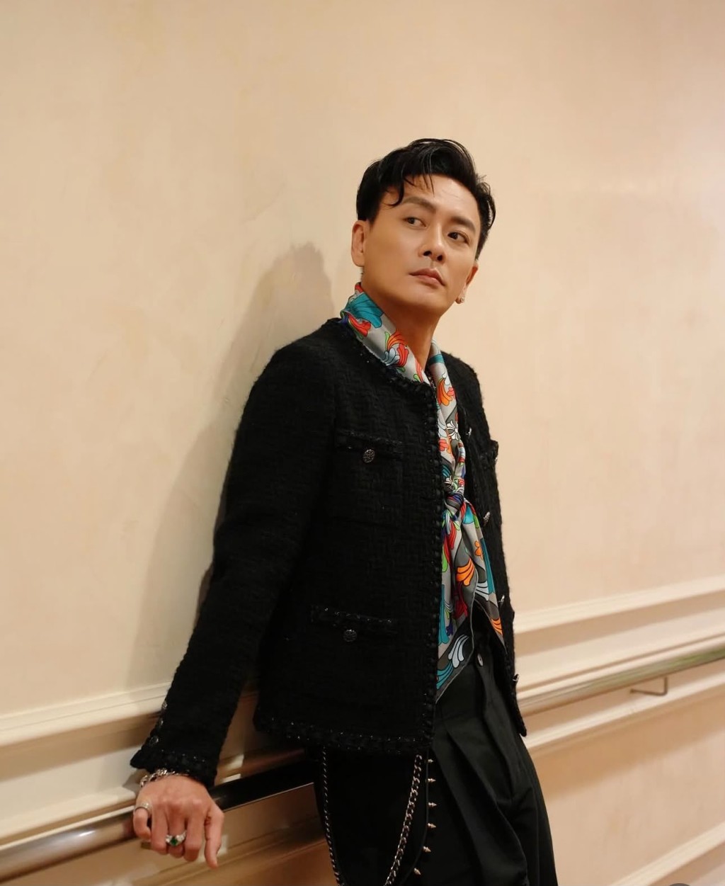而第三部电影有传由黄宗泽主演兼监制的邵氏贺岁片。 而第三部电影有传由黄宗泽主演兼监制的邵氏贺岁片。
