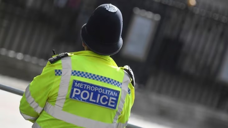 倫敦警察局去年逮捕了215名涉槍械案少年或兒童罪犯。路透社