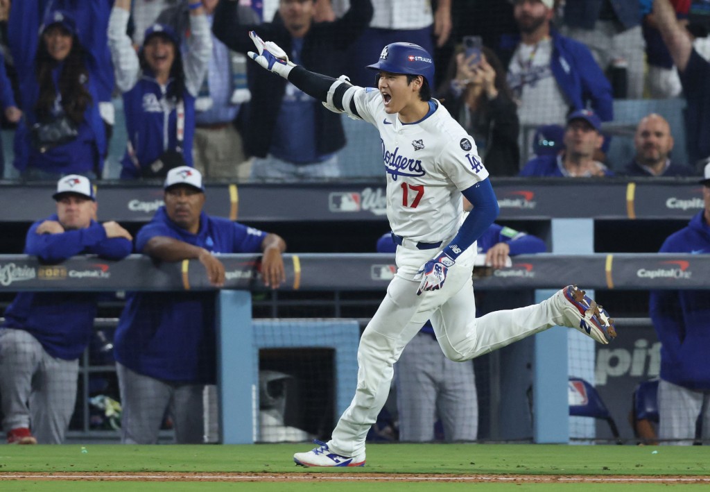 特朗普与高市会前看美国职棒大联盟MLB的世界大赛，特朗普大赞洛杉矶道奇日藉球星大谷翔平。路透社