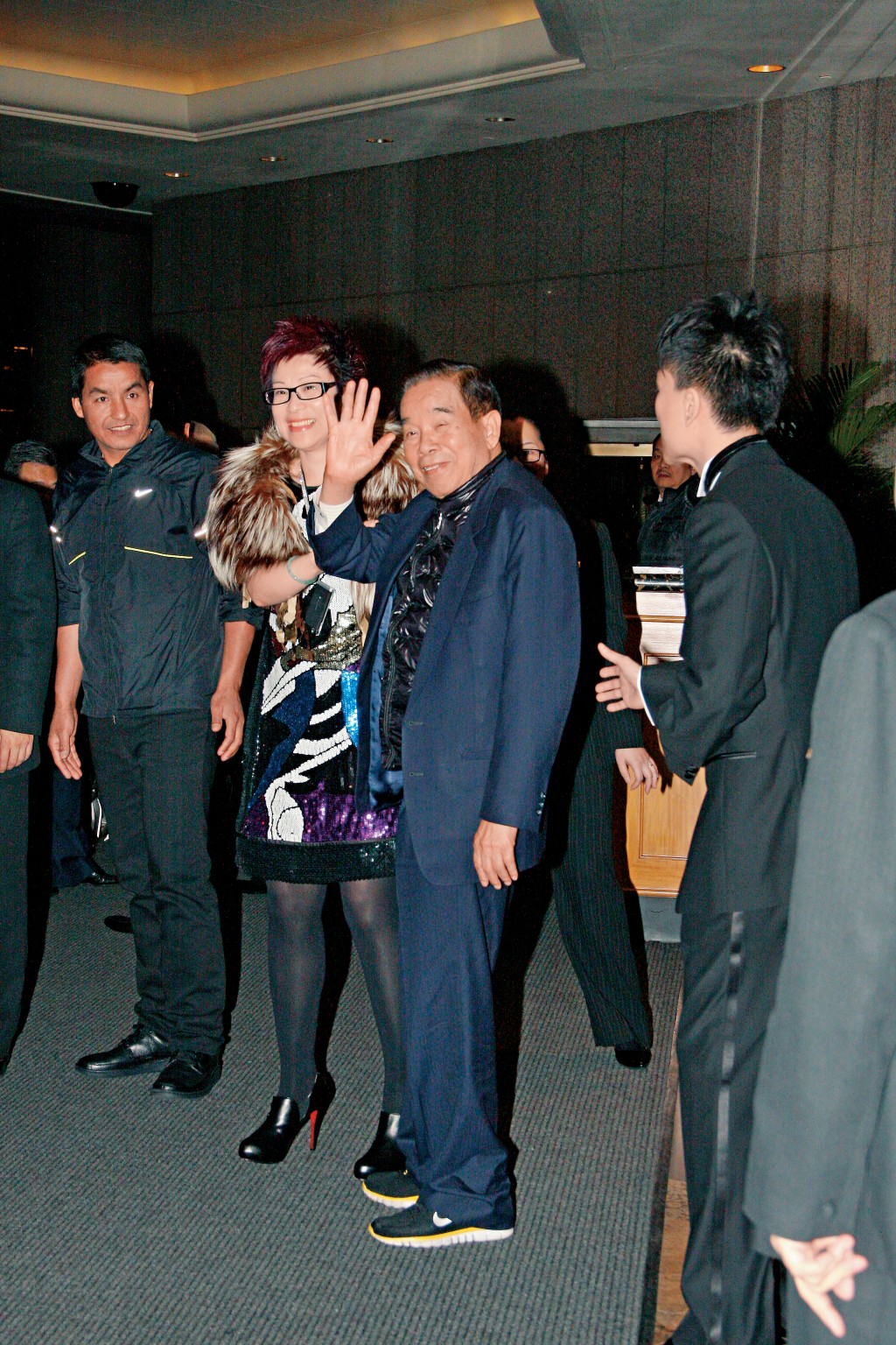 李志强2011年嫁女，在君悦酒店大宴亲朋，新世界创办人郑裕彤（中）出席道贺。