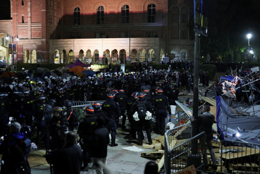 UCLA因處理2024年驅離以哈戰爭抗議人士紮營事件的方式受到廣泛批評。路透社