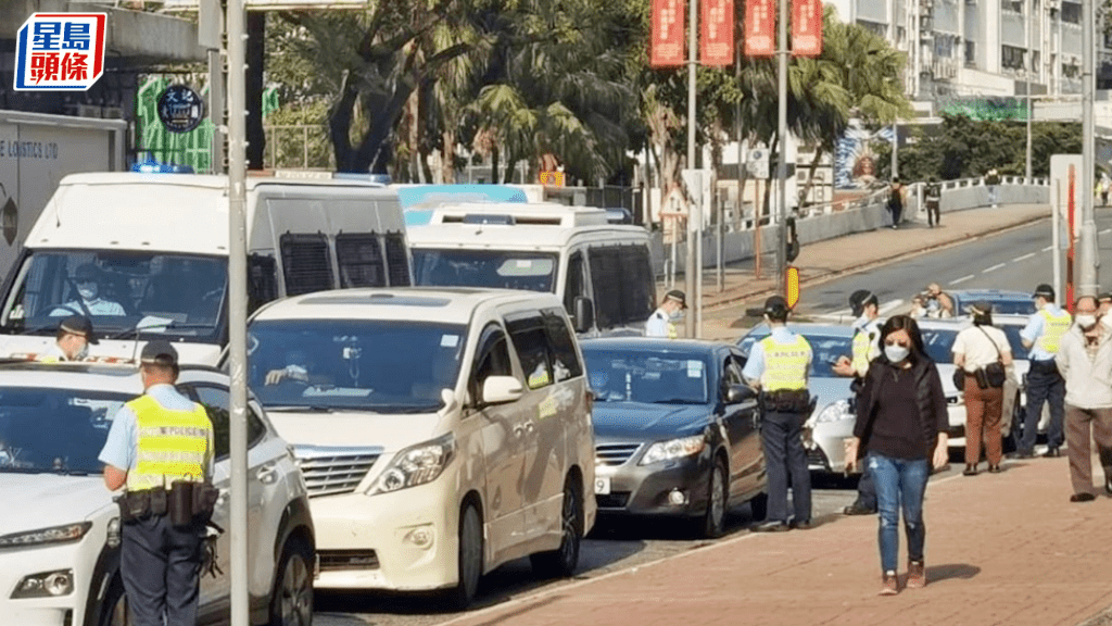 公共屋邨違例泊車問題日趨嚴重。資料圖片