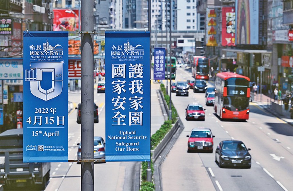 王超指，民調顯示，75.7%的香港市民對國安法實施的成效感到滿意。