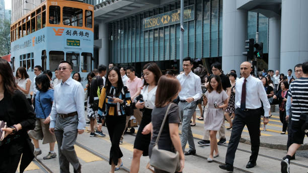 中環是國際金融機構、三間印鈔銀行所在地，更有香港政界及尖子全在這個區生活。