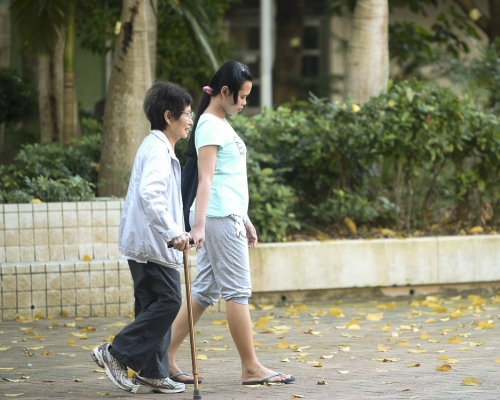  同住十幾年工人姐姐辭職回鄉結婚，網民感不捨。資料圖片