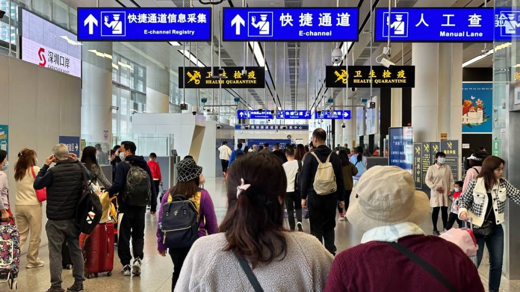 深圳皇崗及福田口岸今年出入境人員超3800萬人次。中通社