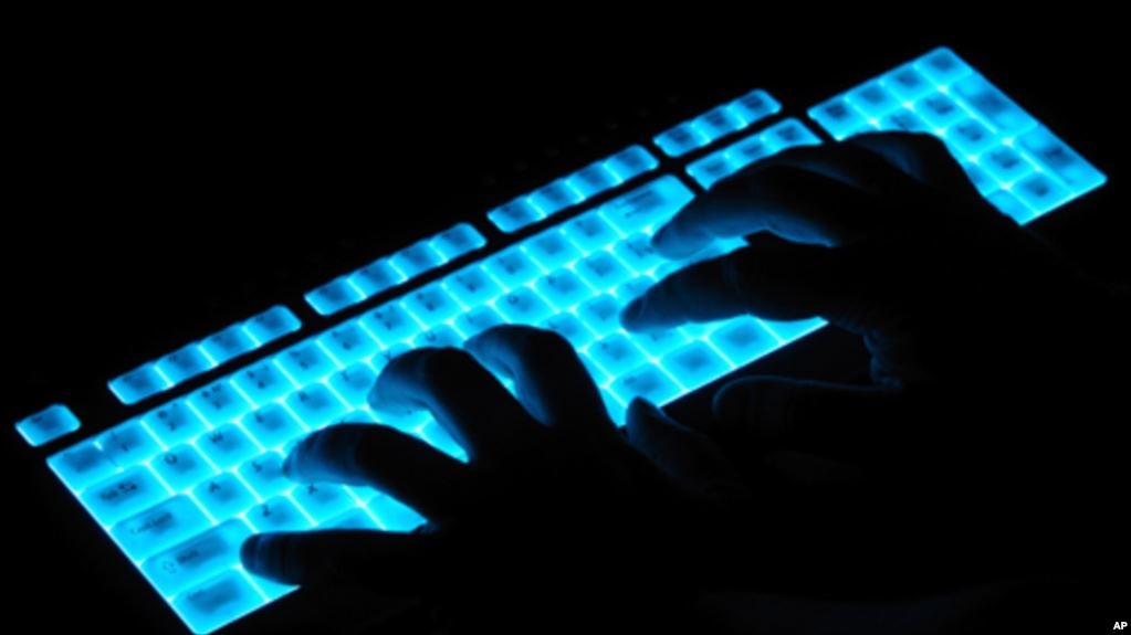 近期发生数宗黑客入侵不同机构以取得资料的事件。美联社资料图片