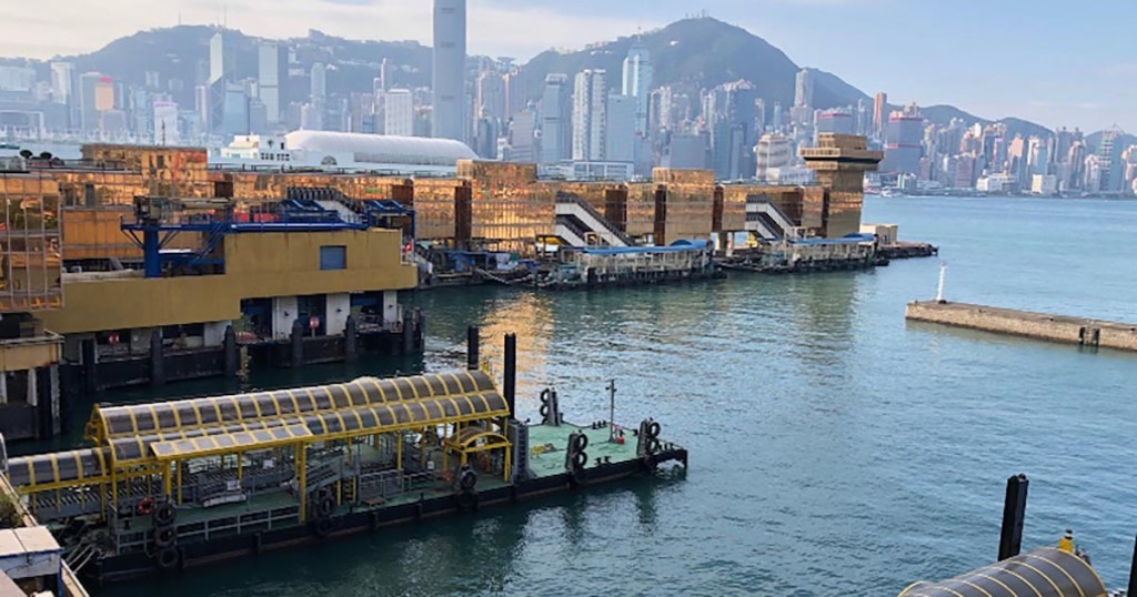 中國客運碼頭(中港城)的服務時間為每日早上7時至凌晨12時(圖片來源:香港旅遊發展局) 中國客運碼頭(中港城)的服務時間為每日早上7時至凌晨12時(圖片來源:香港旅遊發展局)