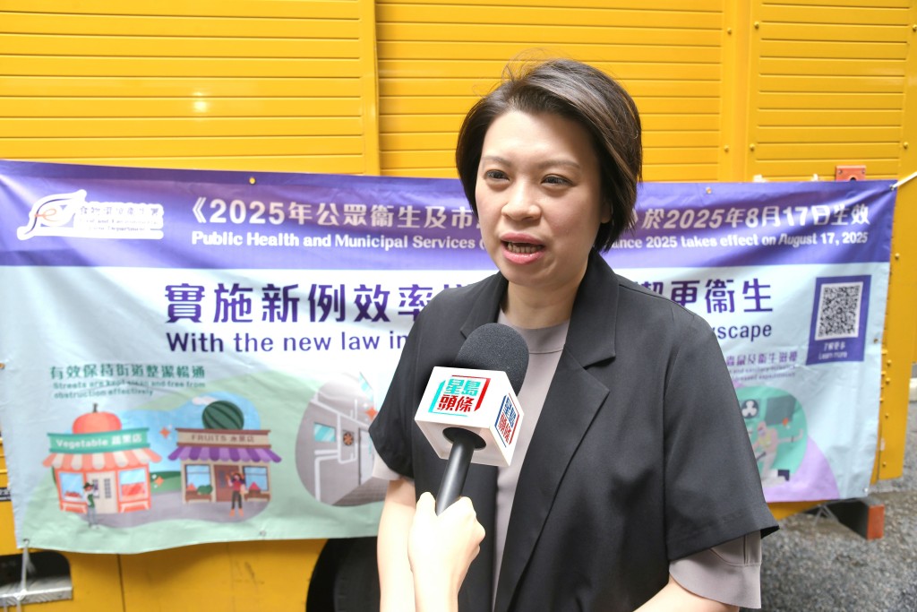 黃舒明指,以往不少店舖將罰金當「交租」,提高罰則後店舖阻街情況大幅改善。 黃舒明指,以往不少店舖將罰金當「交租」,提高罰則後店舖阻街情況大幅改善。